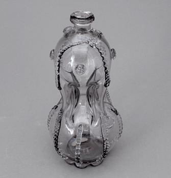 KLUCKFLASKA, glas, 1700-tal.