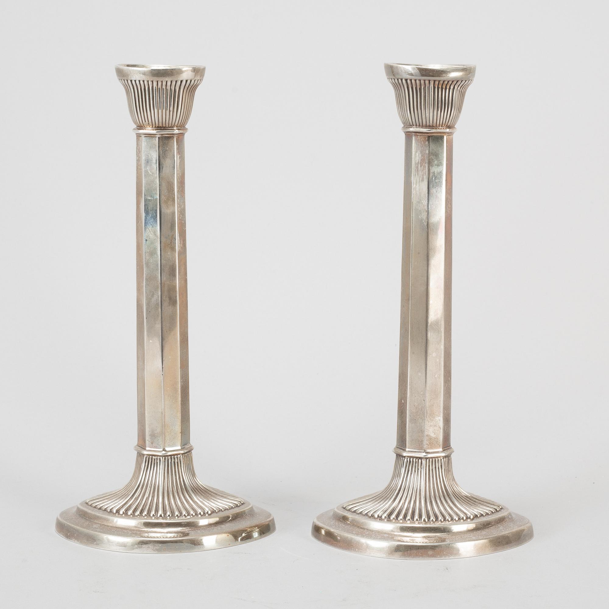 A pair of Hodgson, Kennard & Co. Sterling Silver Candlesticks. Magnolia, Massachusetts.
