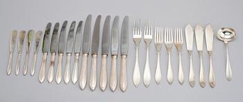 BESTICK, 23 delar, silver, bl a CG Hallberg, modell svensk spets. Total vikt inklusive rostfria blad 1233 gram.