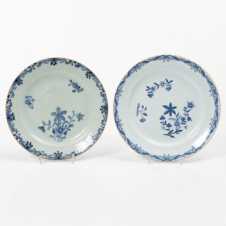 Matservis, 75 delar, "Ostindia", Rörstrand, samt en kinesisk tallrik, exportporslin, mönsterförlaga till "Ostindia".