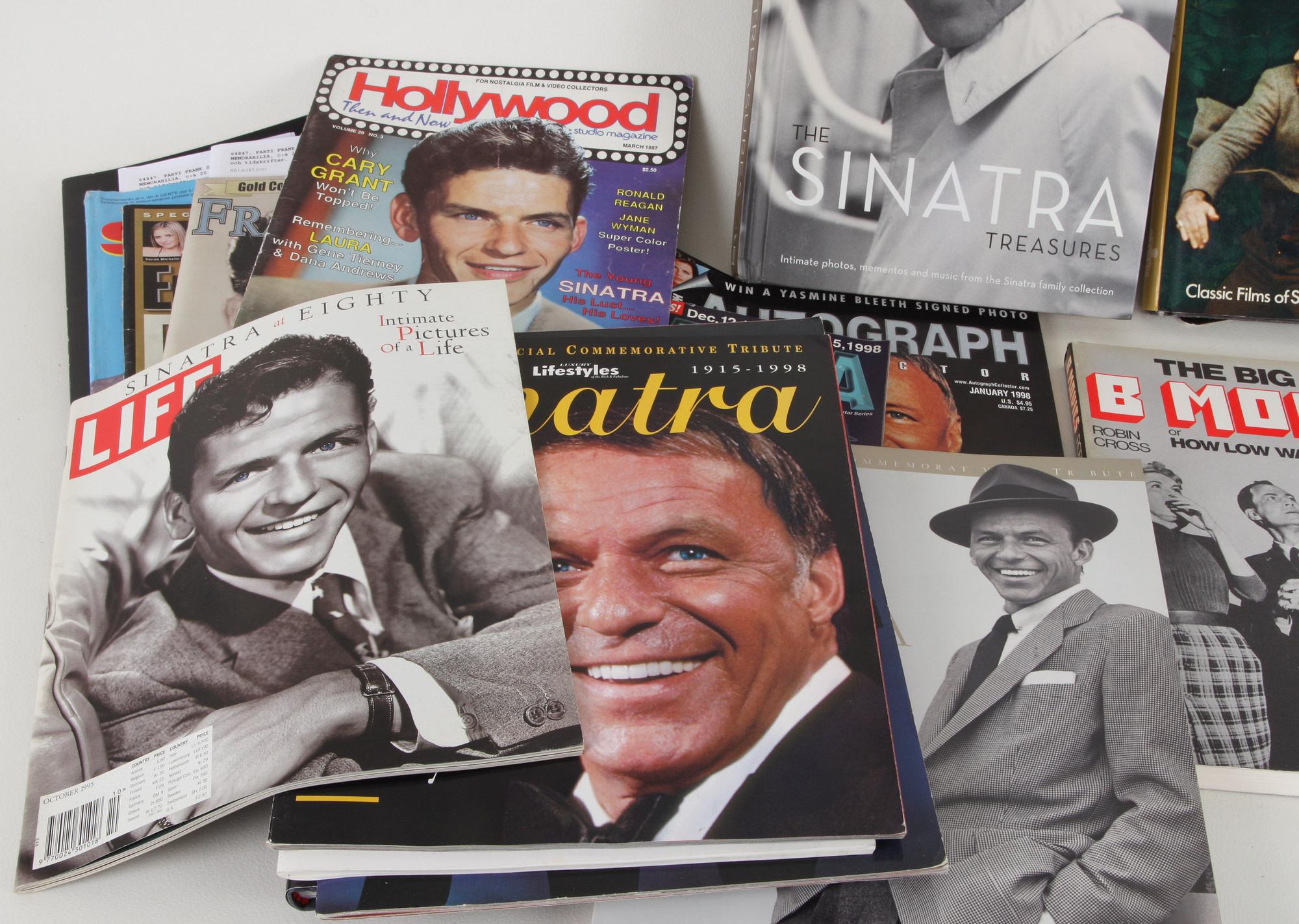 PARTI FRANK SINATRA-MEMORABILIA, c:a 20 vol böcker och tidskrifter.