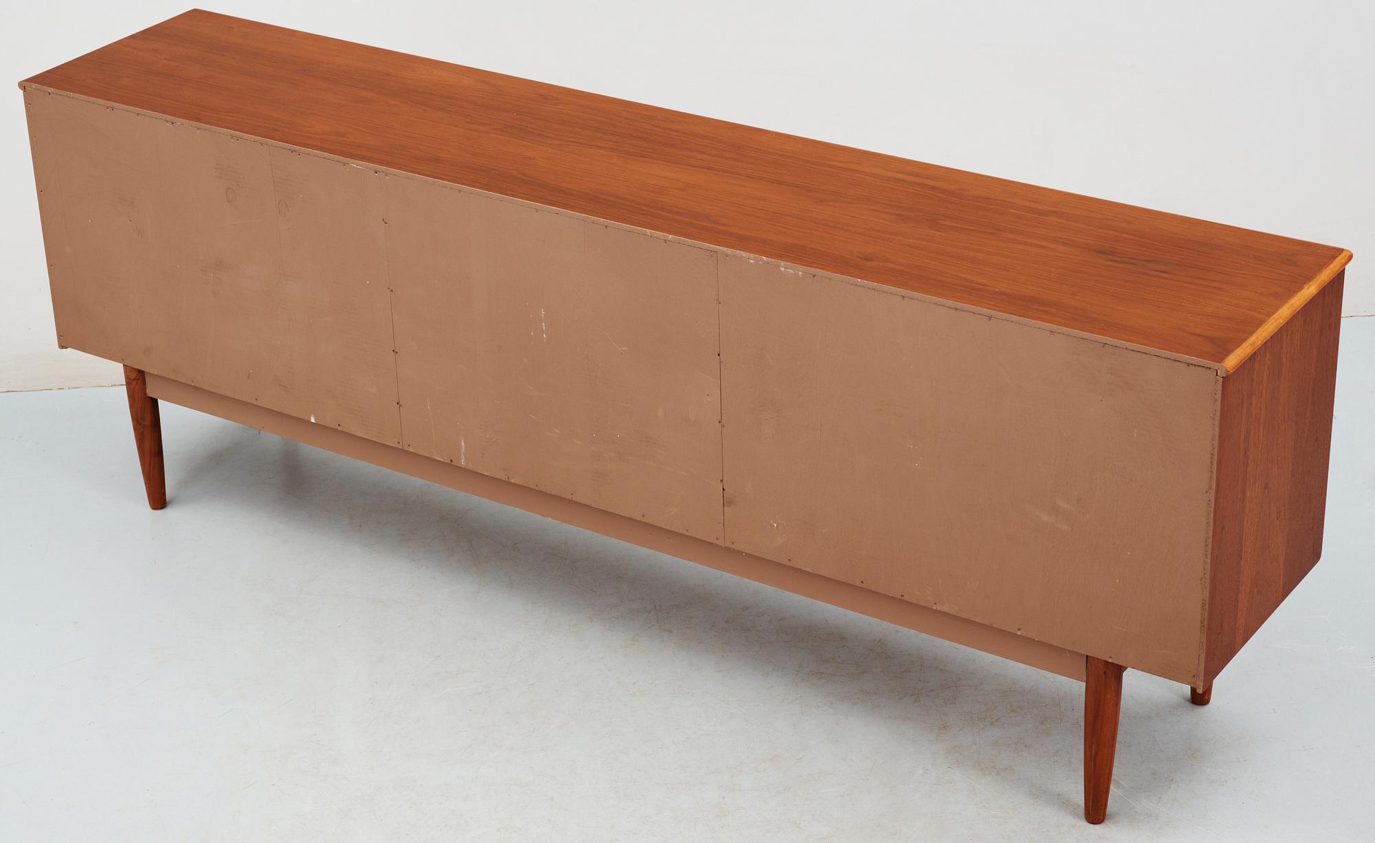 SIDEBOARD, Nils Jonsson, Toreds, 1900-talets mitt.