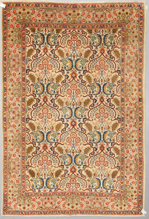 A carpet, semiantik Täbris, 290 x 195 cm.