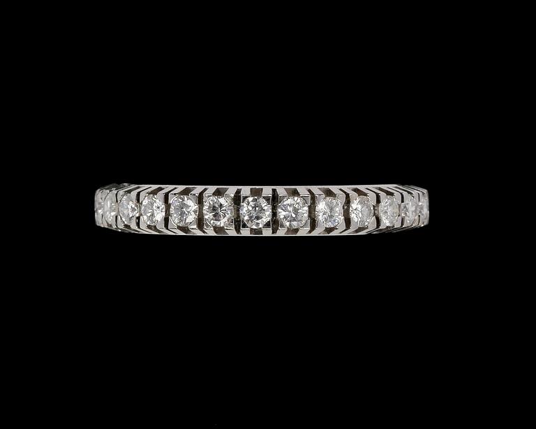 RING, eternityring, brillinánt cut diamonds, tot. app. 1 cts app G/VS.