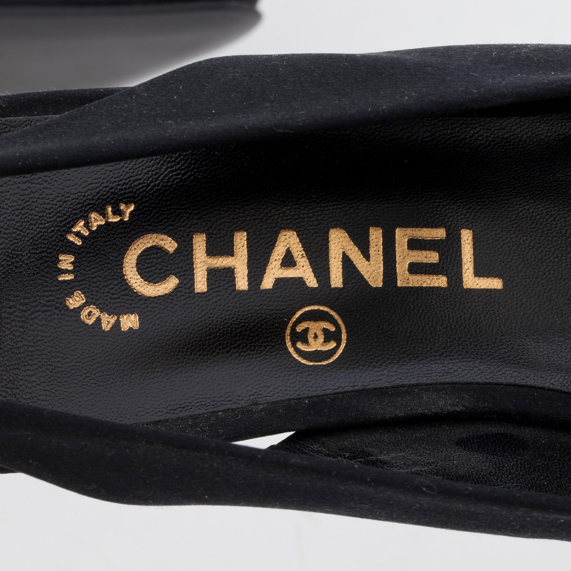 CHANEL, ett par slingbacks.