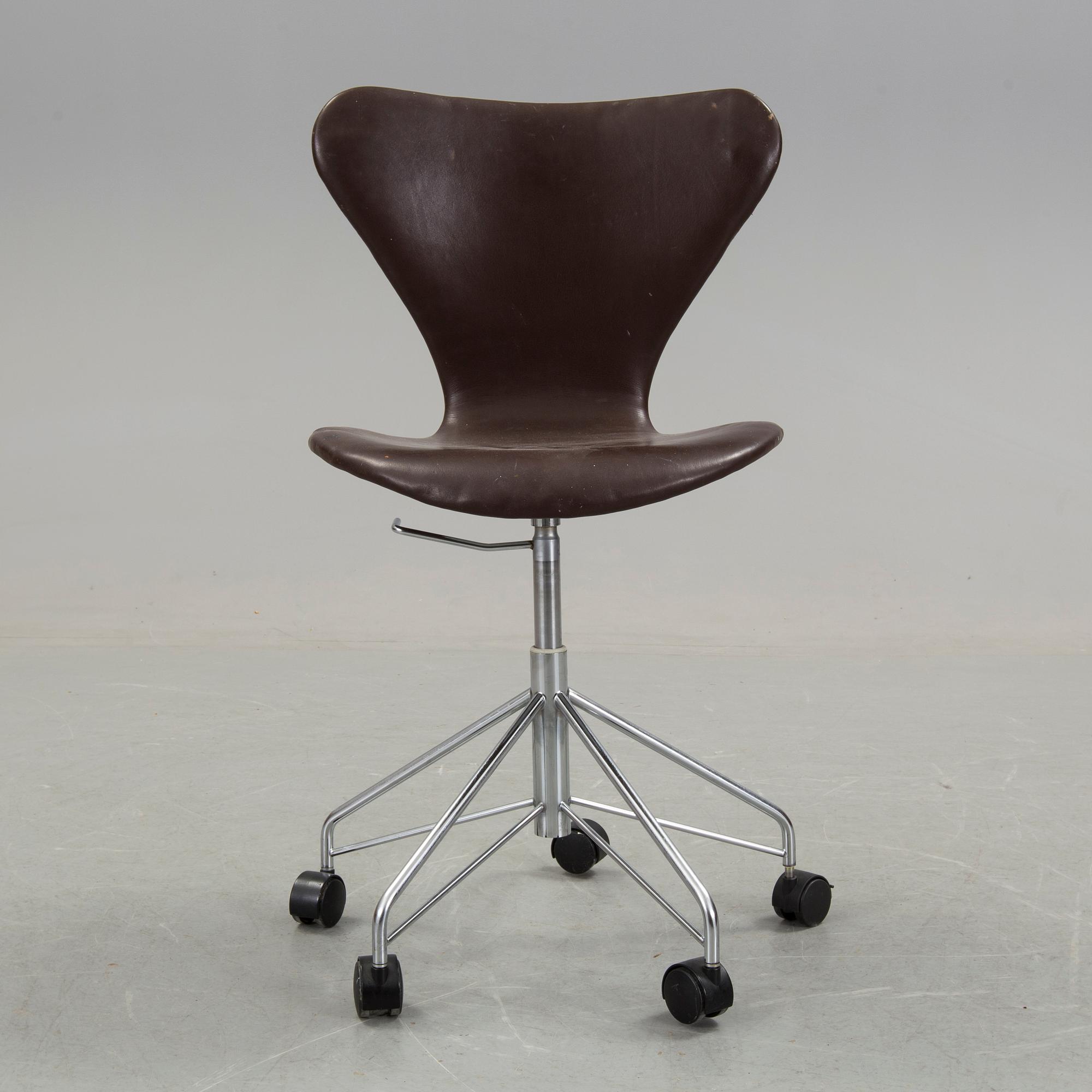 ARNE JACOBSSON, kontorsstol, "Sjuan".
