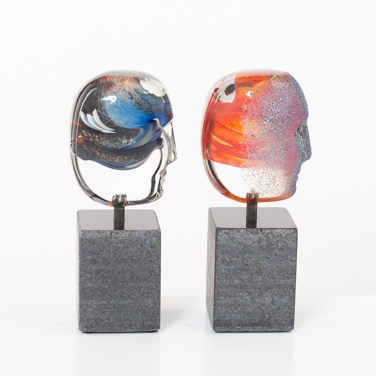 Bertil Vallien, skulpturer, ett par, Kosta Boda.