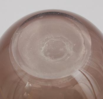 A Nils Landberg glass vase, Orrefors 1961.