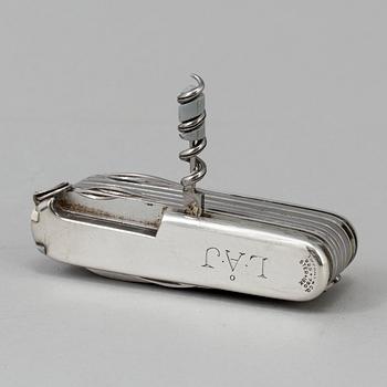 An armyknife, sterlingsilver and silver, Tiffany 1992.