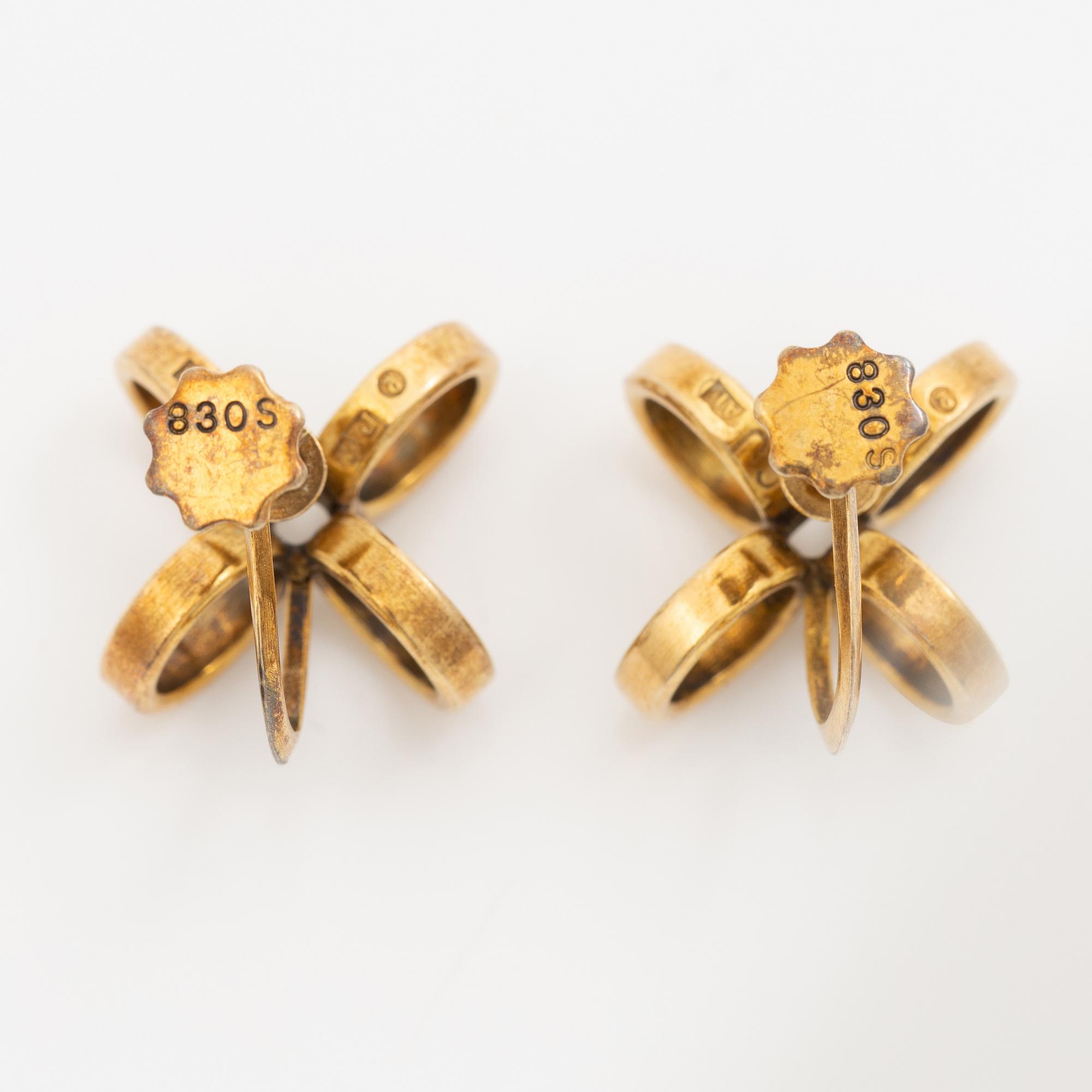 Cecilia Johansson, ringar, 2 st, samt ett par örhängen, silver och förgyllt silver.