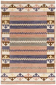 31. MATTA. "Herrumsmattan". Rölakan. 245,5 x 169 cm. Signerad AB MMF (AB Märta Måås-Fjetterström).