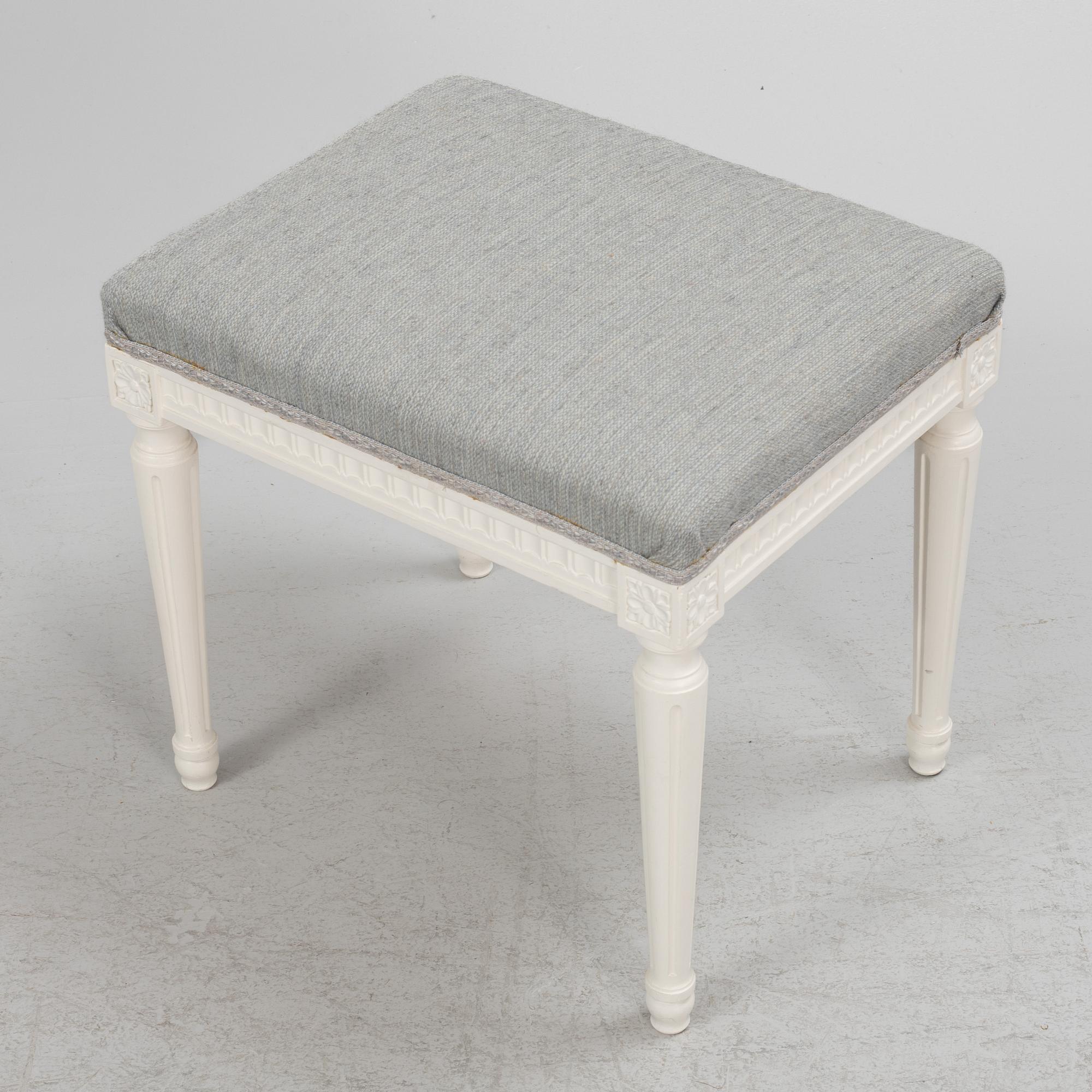 Stool, Gustavian style, first half of the 20th century.