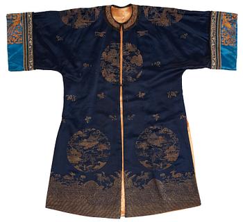 681. A silk robe, Qing dynasty, circa 1900.