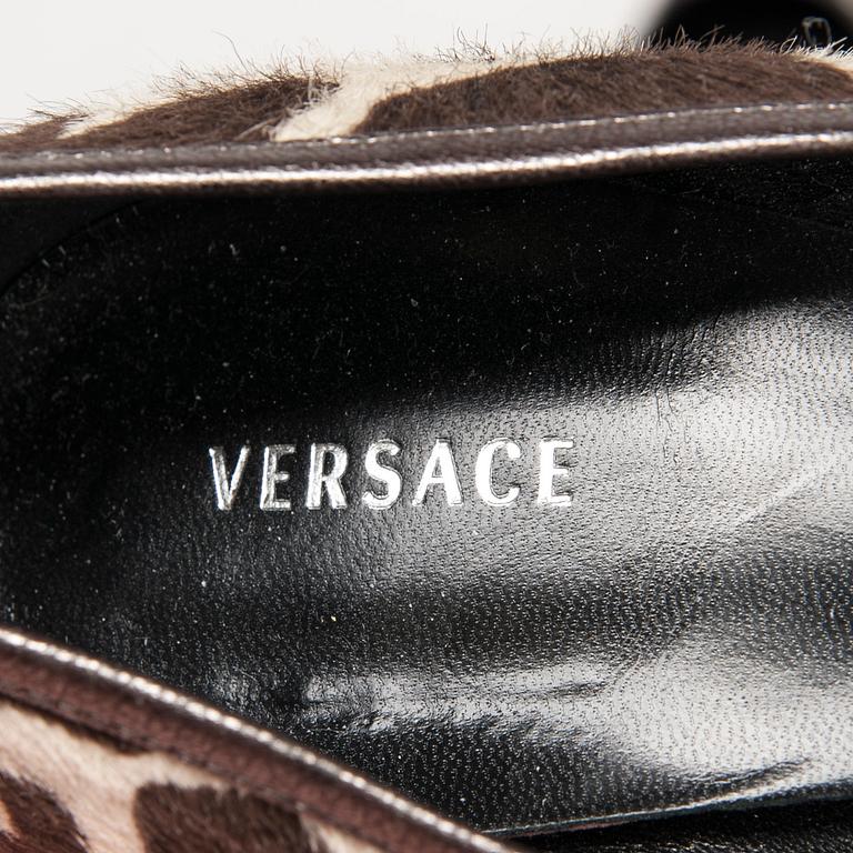SKOR, Versace.
