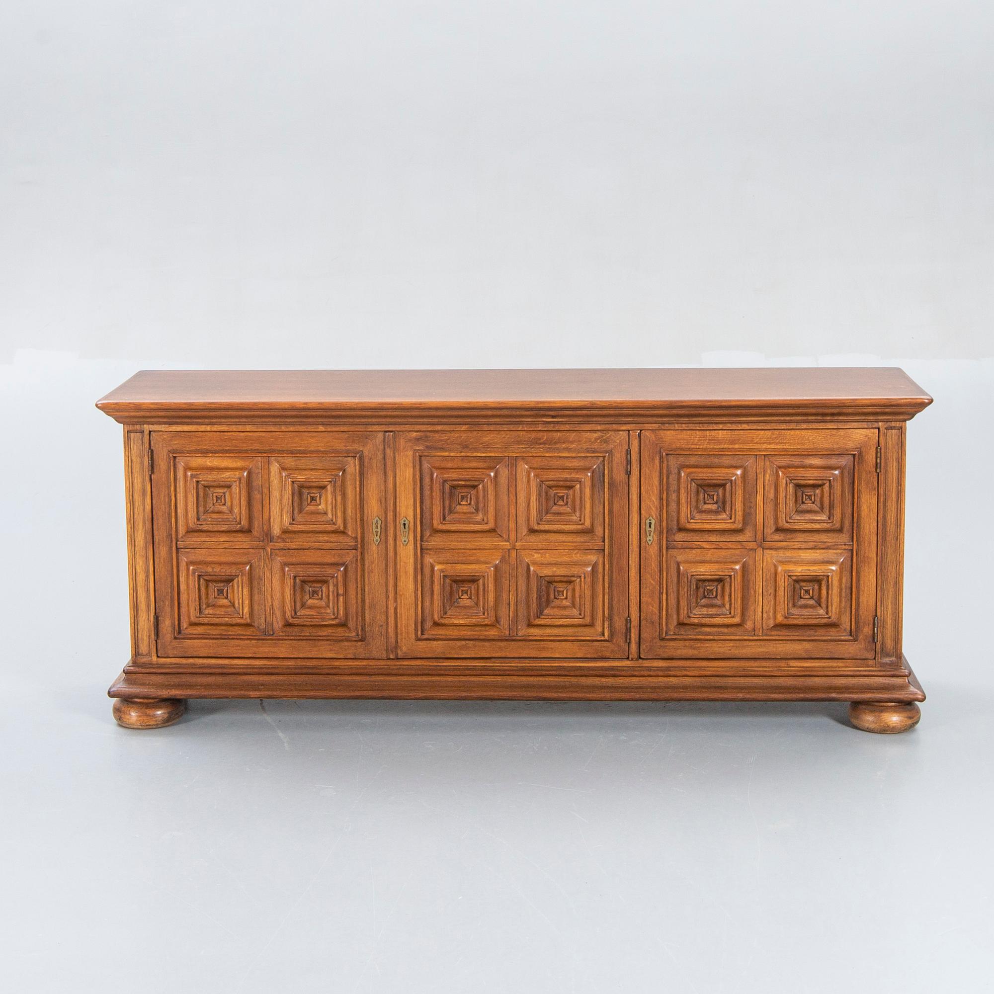Sideboard 1900-talets andra hälft.