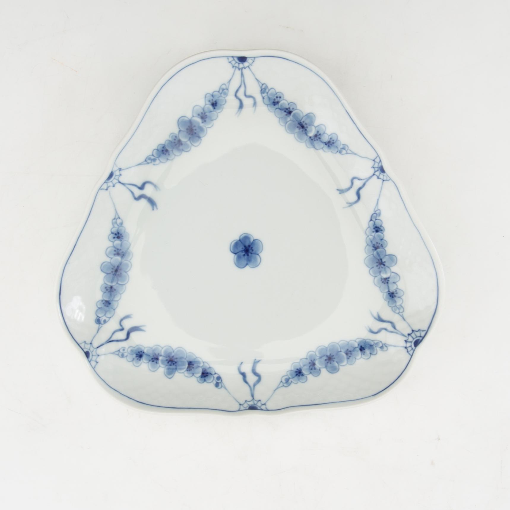 Harriet Bing, service, 30 pieces, "Empire", Bing & Grøndahl, Denmark.