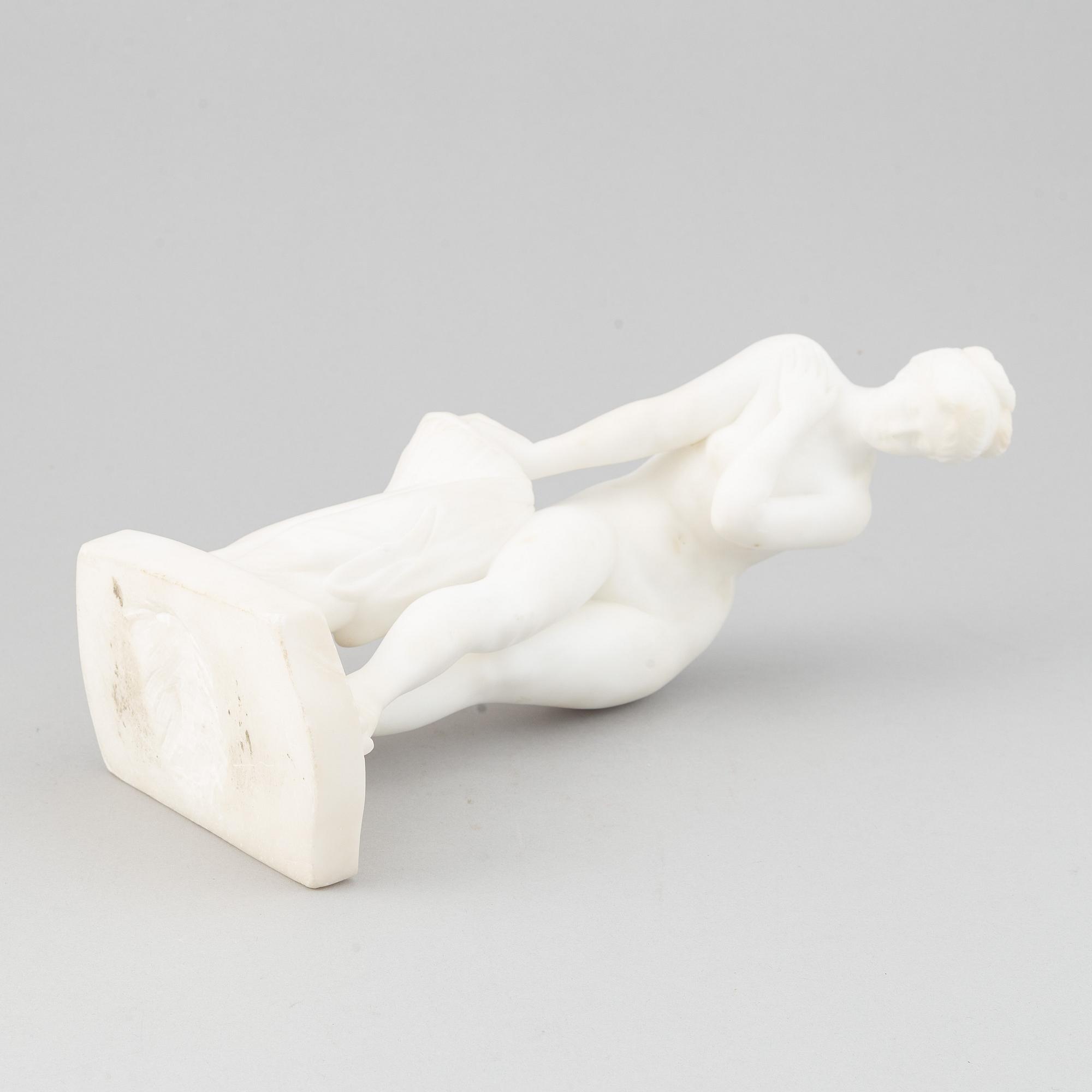 Sculpture, galleria Lapini, Alabaster. Height 36 cm.