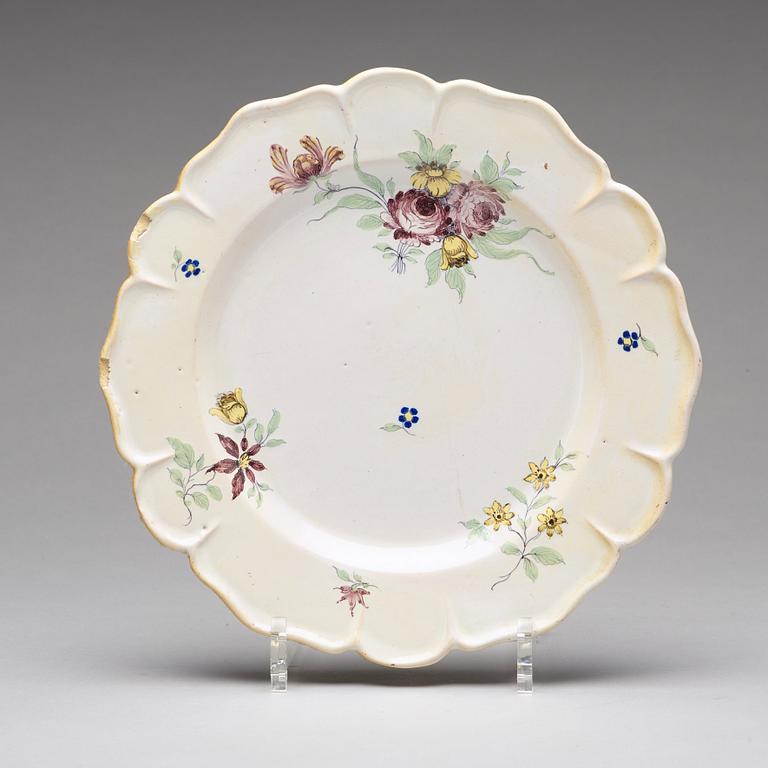 TALLRIKAR, sex stycken, olika, fajans. Marieberg och Rörstrand, 1700-tal.
