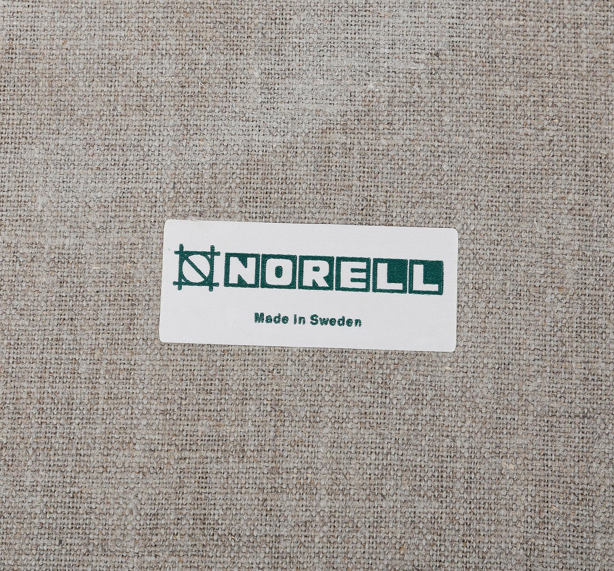 FÅTÖLJ MED FOTPALL, Norells, 1900-talets andra hälft.