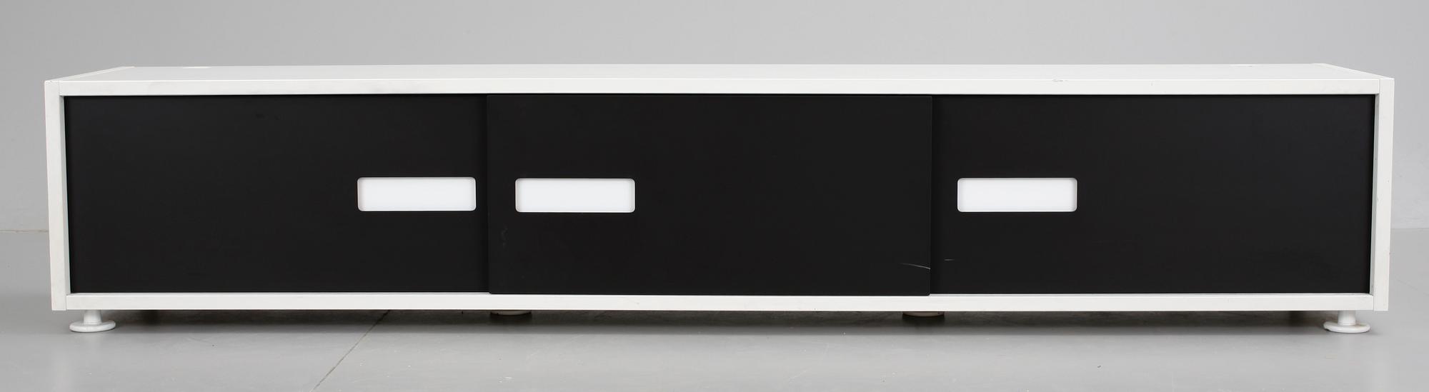 SIDEBOARD, "Funk", Per Söderberg, David Design, formgiven år 2000.