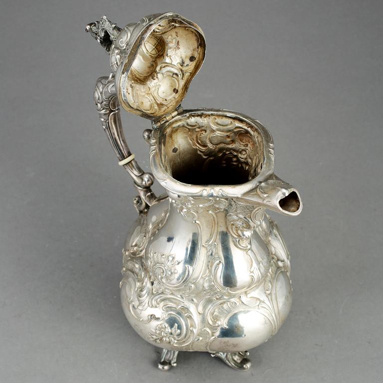 KAFFEKANNA, silver. Tyskland, 1900-talets första hälft. Vikt ca 860 gram.