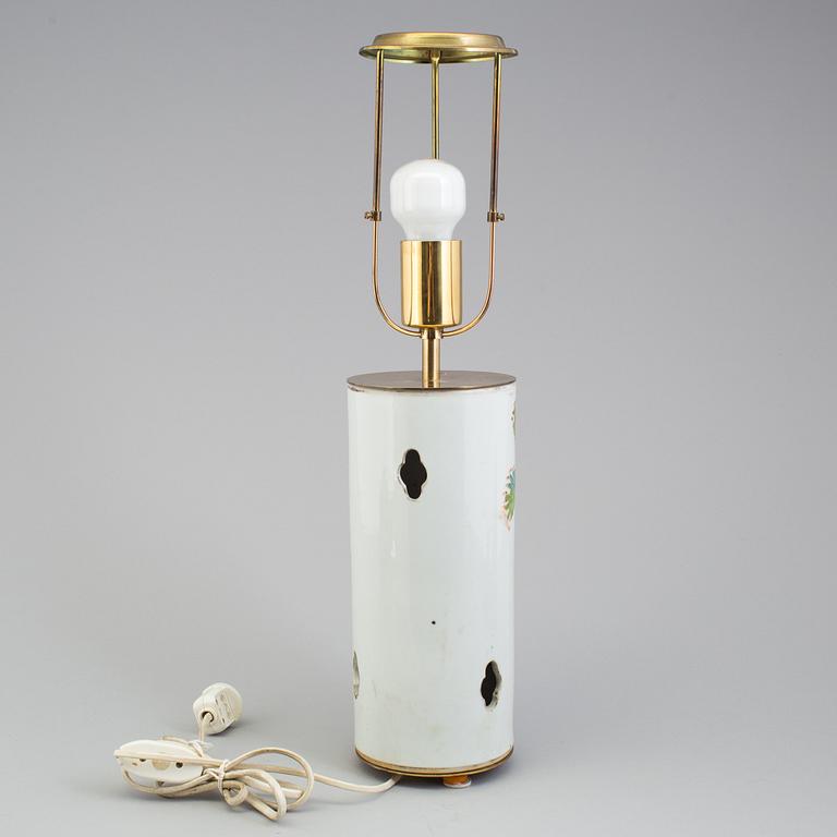 A porcelain table lamp, China, 20th century. The brass marked "Svenskt Tenn 2623".