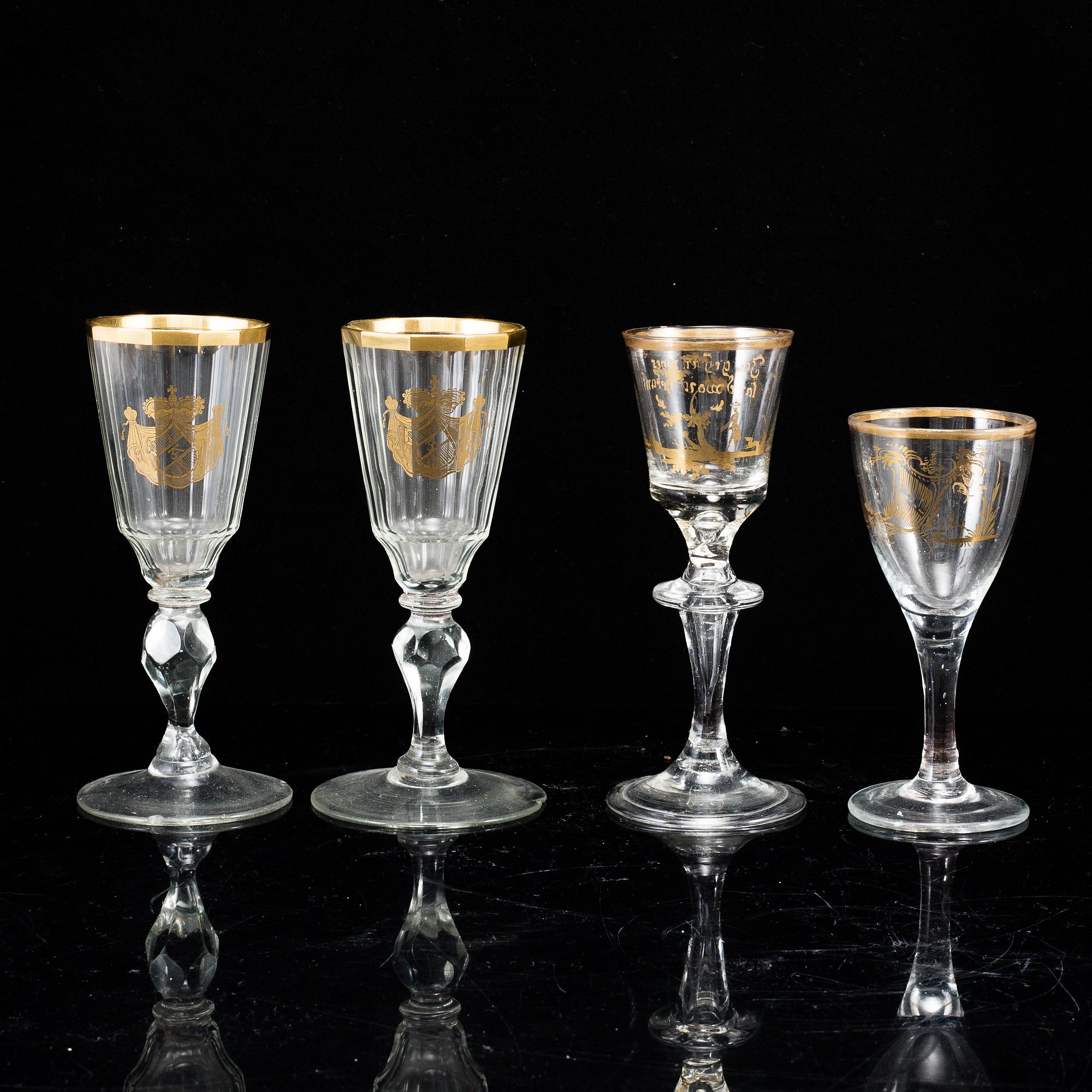 GLAS, fyra stycken, olika. Tidigt 1800-tal.