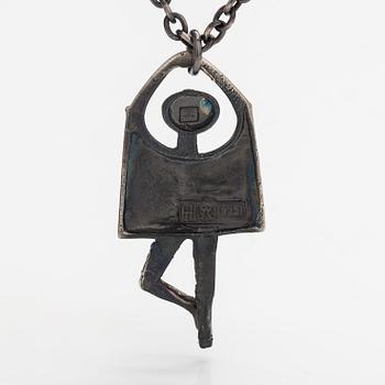 Jorma Laine, Halsband "Dansare", sterlingsilver. Turun Hopea, Åbo.