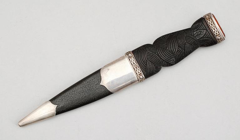 KNIV, "Sgian Dubh", silverbeslag, Edinburgh 1948.