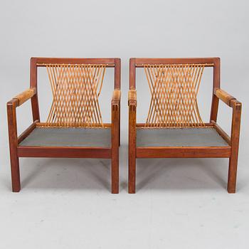 Carl Gustaf Hiort af Ornäs, Nojatuolipari, "Rialto", Puunveisto Oy - Träsnideri Ab, 1900-luvun puoliväli.