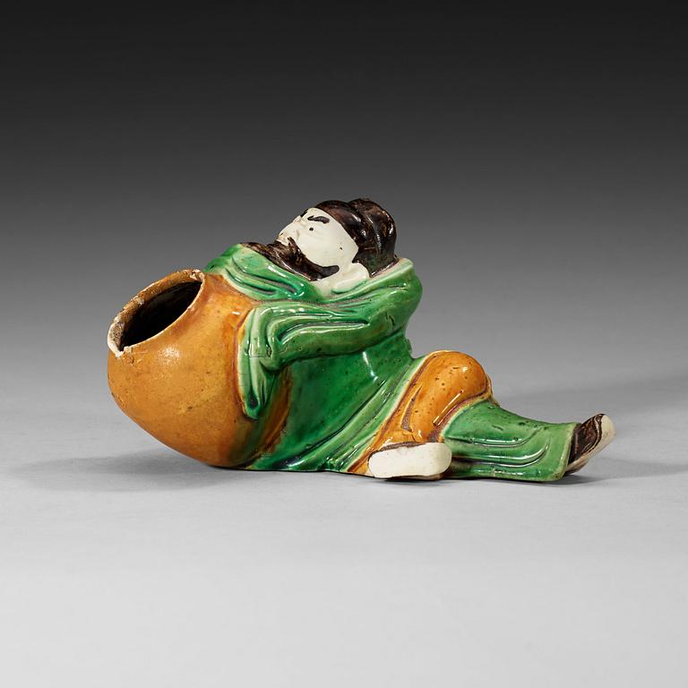 A famille verte biscuit Li Taibo-form brushwasher, Qing dynasty, Kangxi (1662-1722).