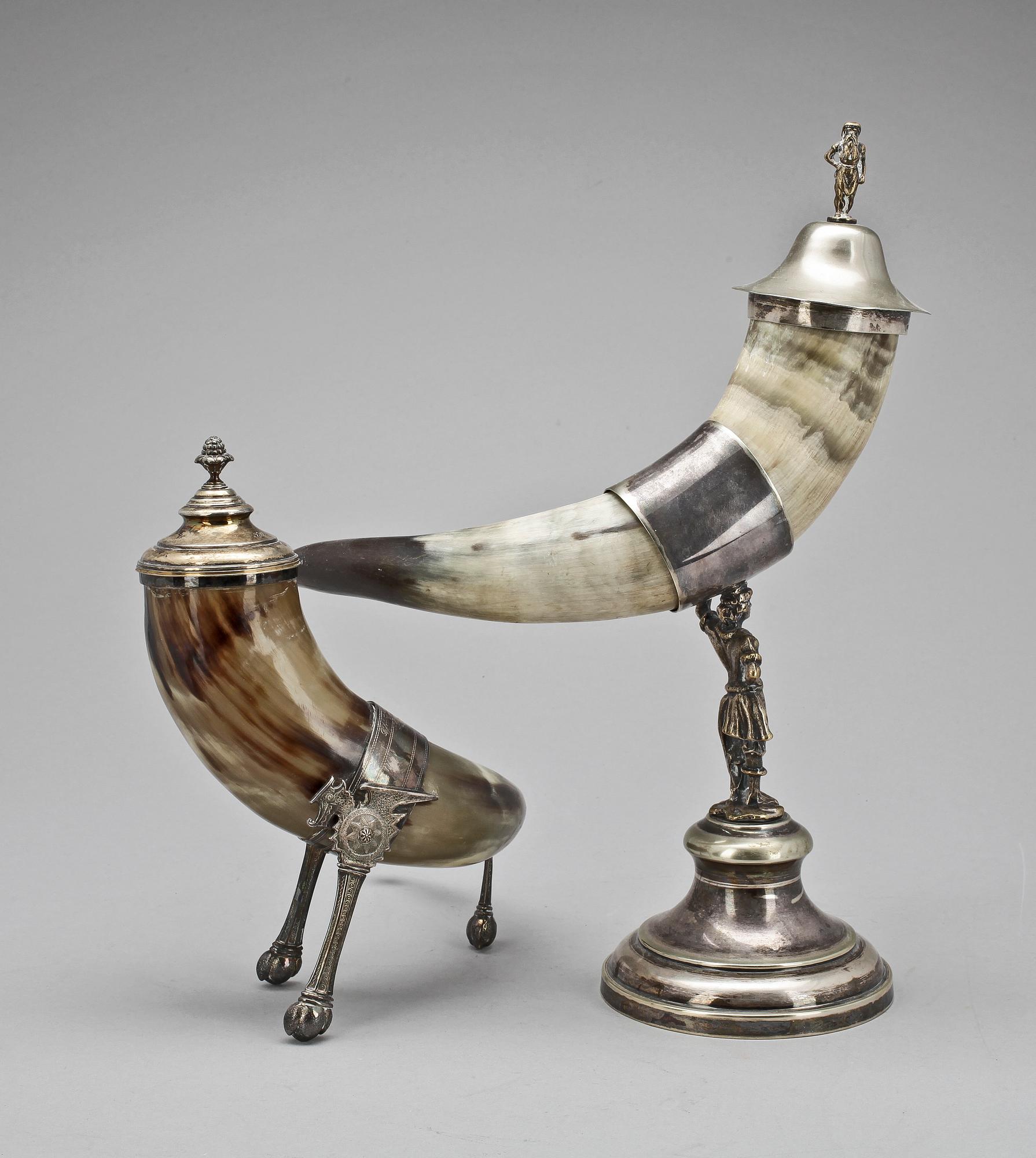 DRYCKESHORN, ett par, nysilver och horn, 1800/1900-tal.