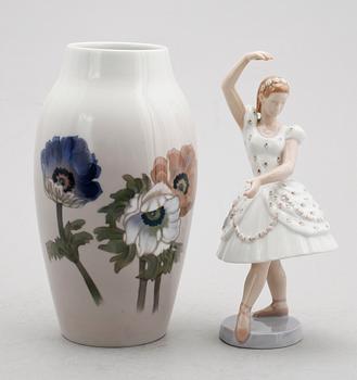 VAS SAMT FIGUR, porslin, Bing & Gröndahl.