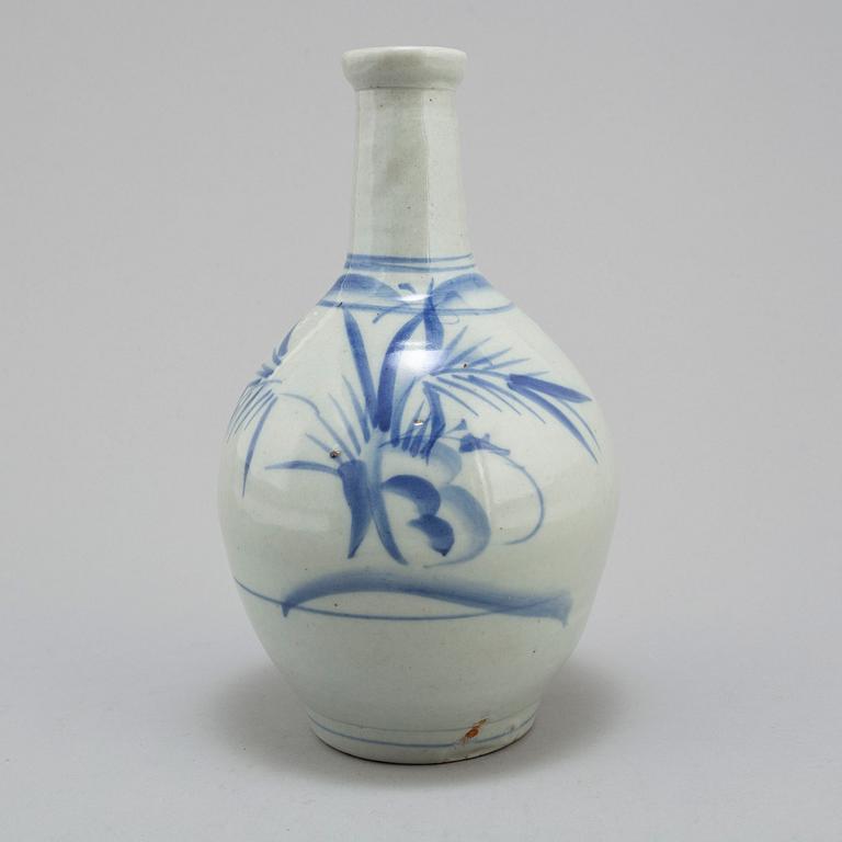 A blue and white sake bottle flask, Japan, Meiji (1868-1912).