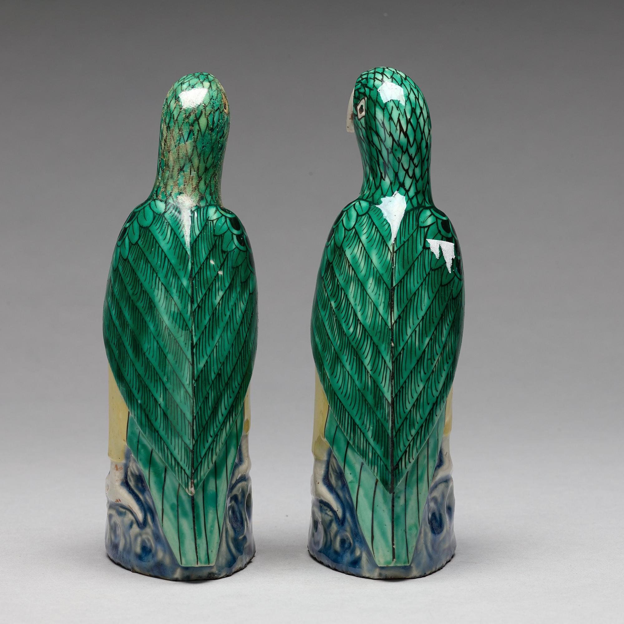 A pair of famille rose figures of parrots, late Qing dynasty.