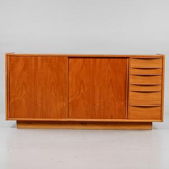 SIDEBOARD, Oscar EDV. Ekelunds Snickerifabriks AB, Virserum, 1900-talets tredje kvartal.