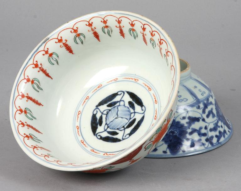 SKÅLAR, 2 st, porslin, Kina samt Japan, 1800-tal.