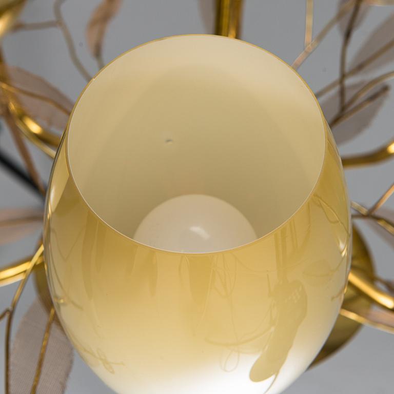 Paavo Tynell, A mid-20th-century '9029/6' chandelier for Taito, Finland.