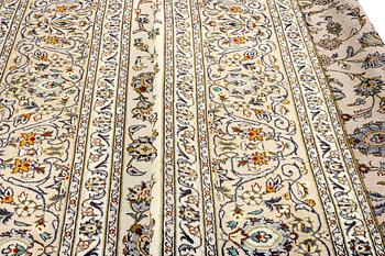 A Kashan carpet, c. 387 x 290 cm.