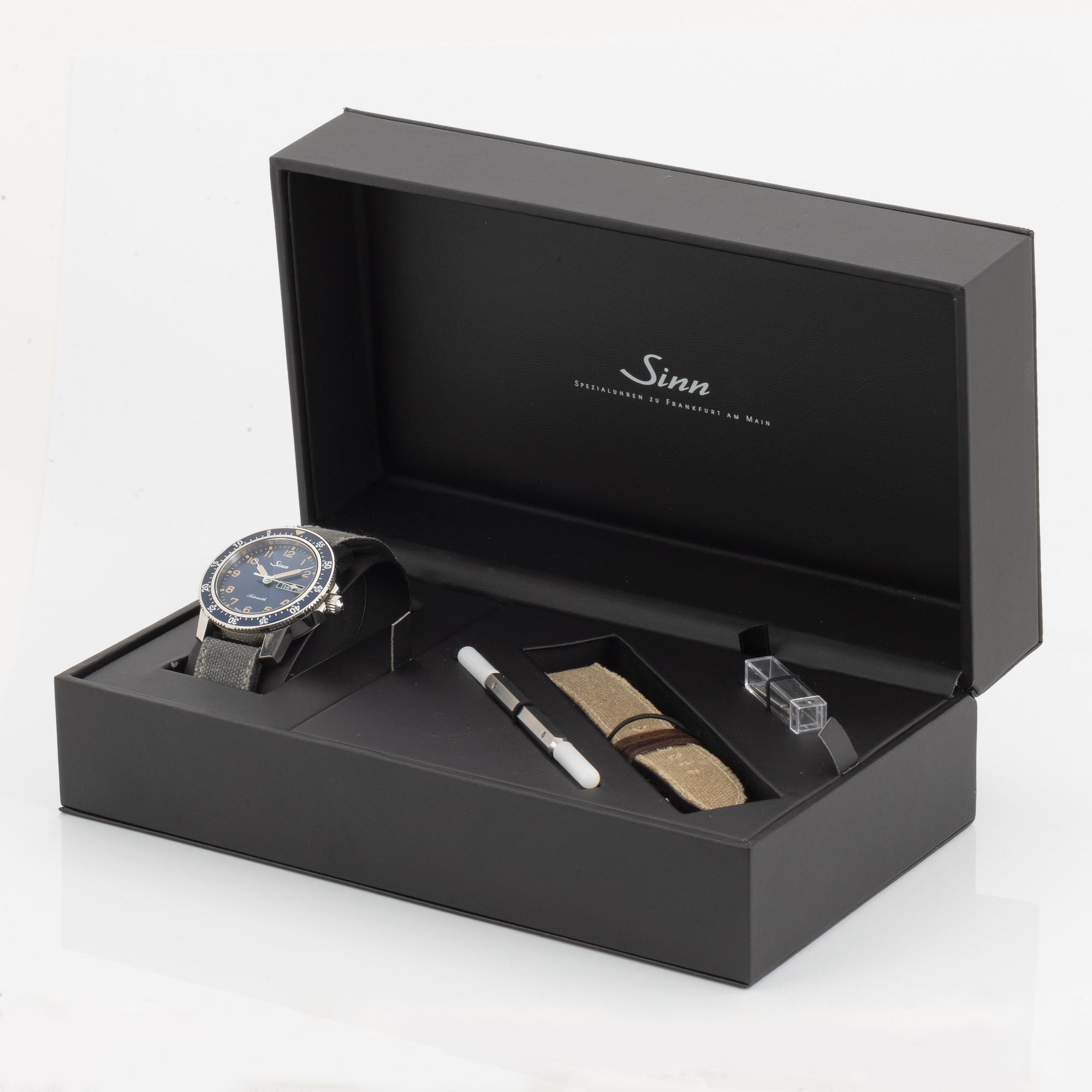 Sinn, 104 St Sa A B E, wristwatch, 41 mm.