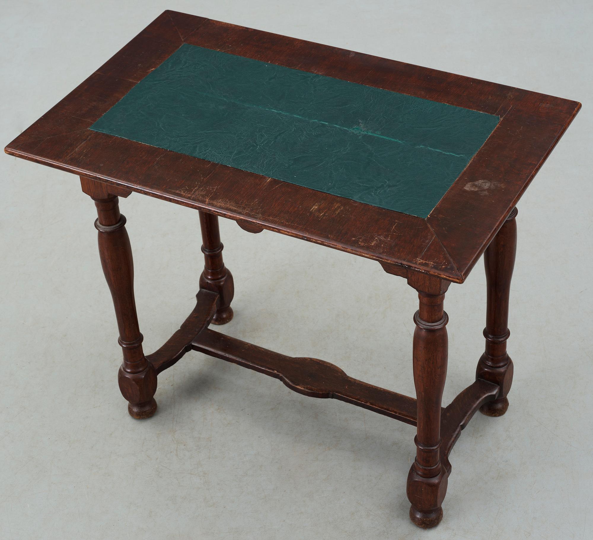 KABINETTSKÅP samt BORD, barock, 1700-tal.