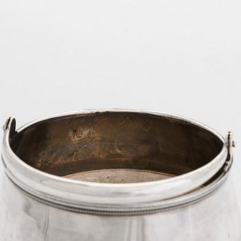 A silver sugar bowl, Moscow 1898-1914.