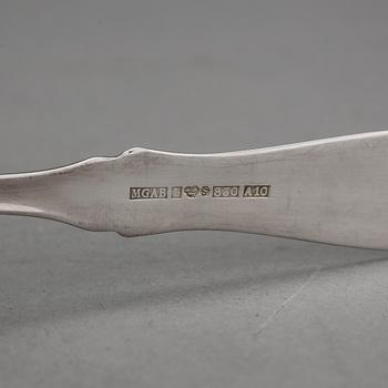 SMÖRGÅSBESTICK samt SKEDAR, 24  delar, Silver, bla CG Hallberg, 1900-tal, tot vikt ca 1428 gram ( inkl knivar).