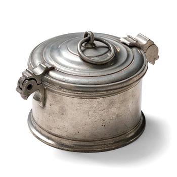165. A late baroque pewter butter-box, mark og H. G. Pschorn, Stockholms 1732.