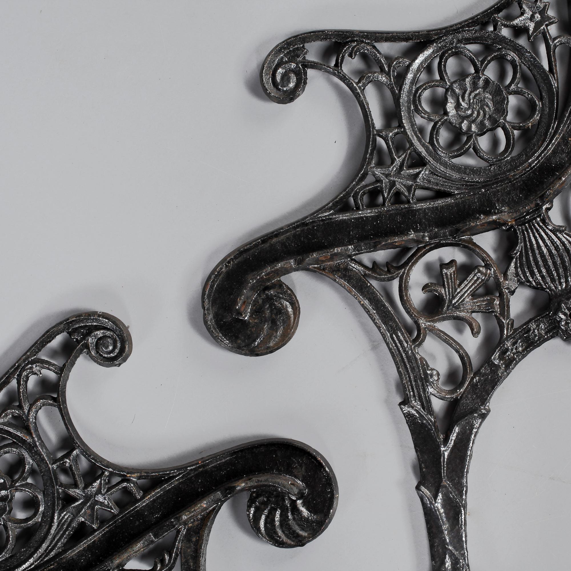 SOFFGAVLAR, ett par, gjutjärn, 1900-talets fjärde kvartal.