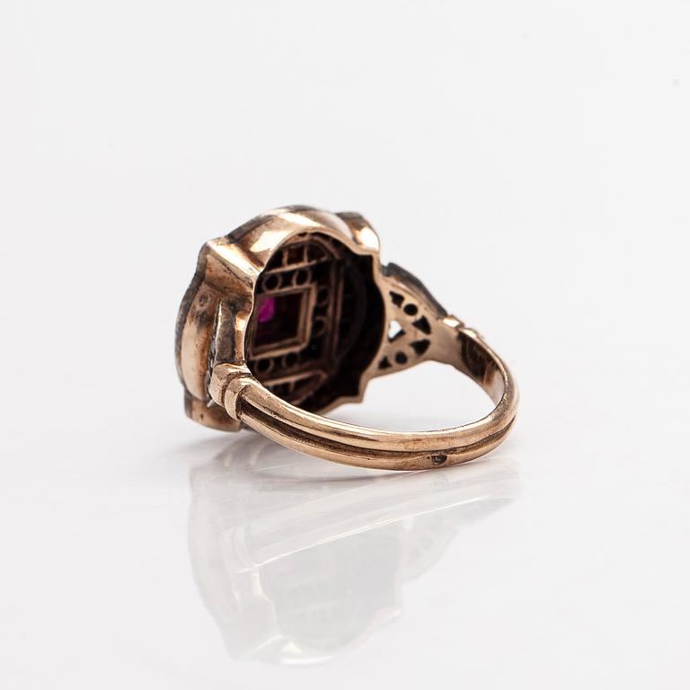 Ring, 8/8 cut diamonds, rubies, 14K (56) gold, silver.