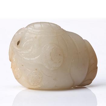 A carved nephrite sculpture, Qing dynasty.