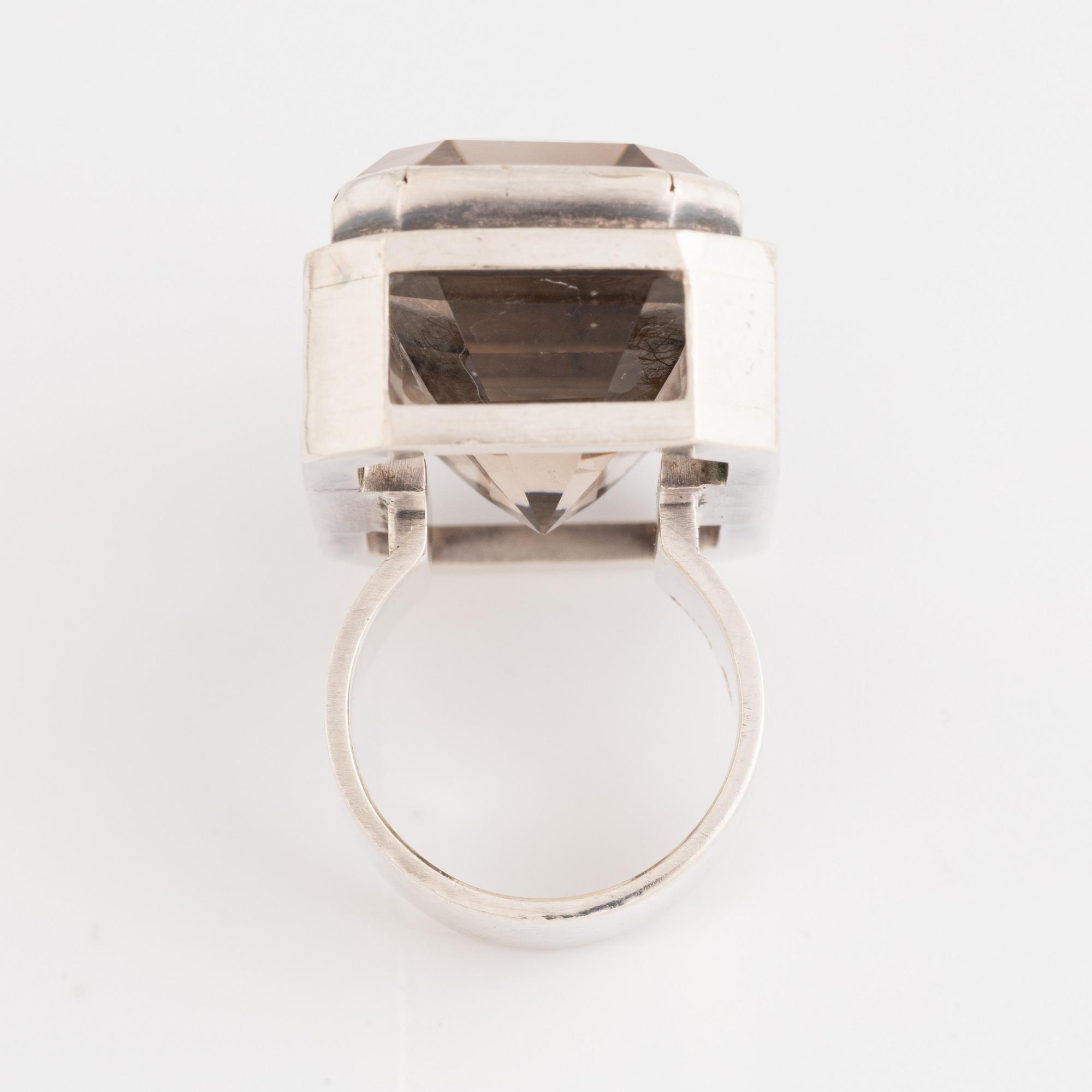Anders Högberg, ring silver with smoky quartz.
