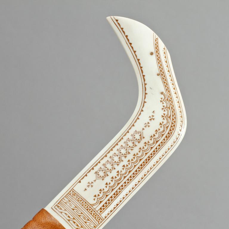 SAMEKNIVAR, 3 st, bl a Johan Gaup, Laimoviken, delvis monogramsignerade, 1900-tal.