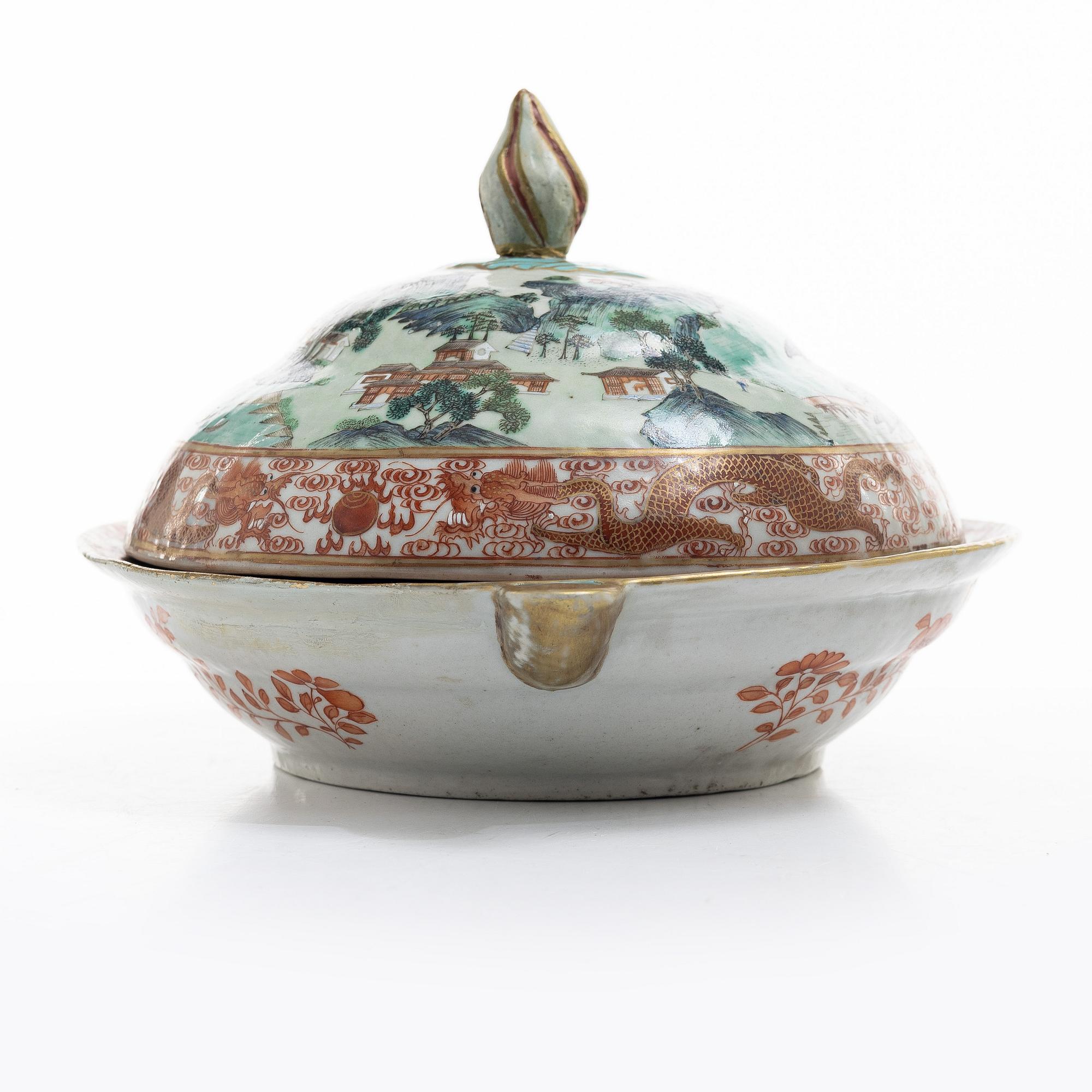 Värmefat med lock, porslin, Kina, Qingdynastin, 1800-tal.